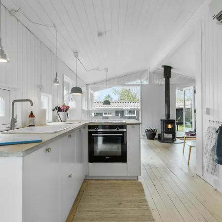 בית נופש 3 Bedroom Cozy In